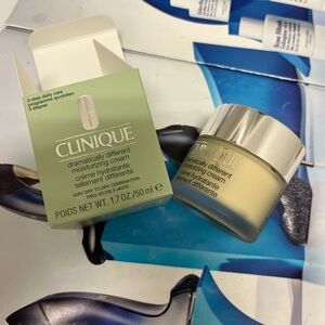 Clinique Dramatically Different Moisturizing Cream 1.7oz/50ml Full Size NIB
